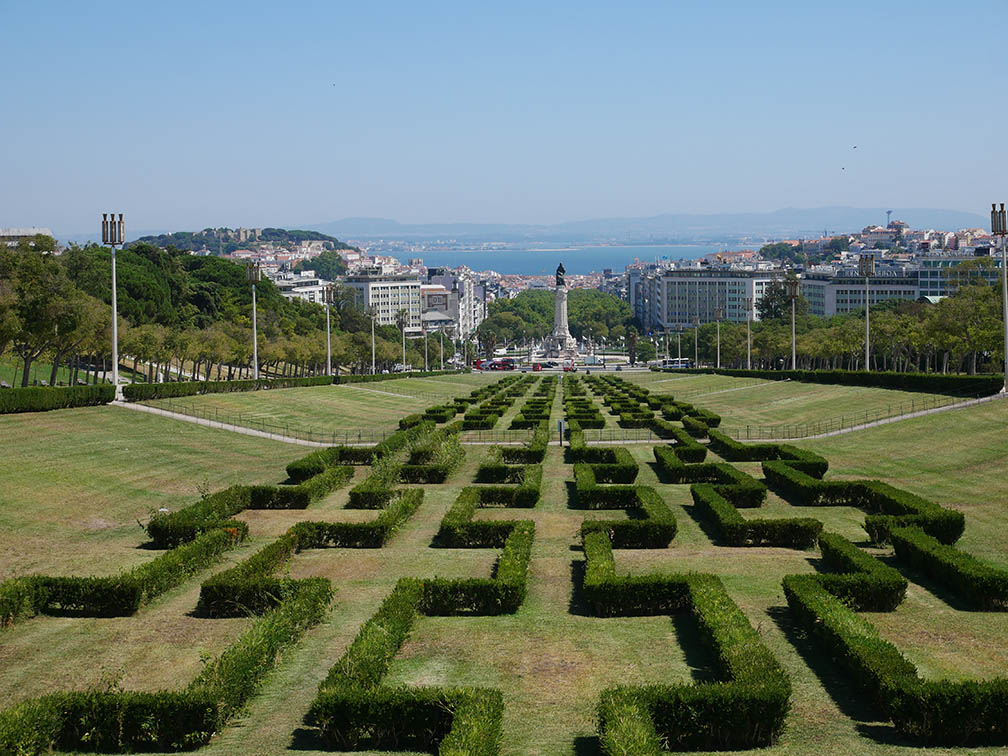 Perspektive des Parks Eduardo VII und des Platzes Marques de Pombal